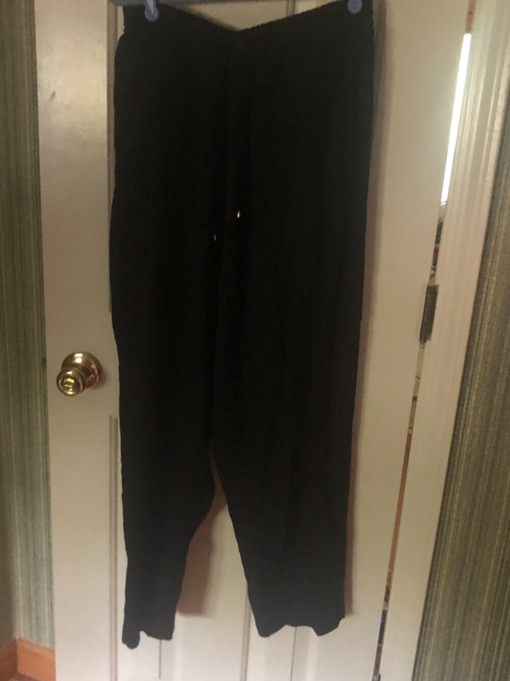 Flowy pleated black waist pull string ankle length pants size Large